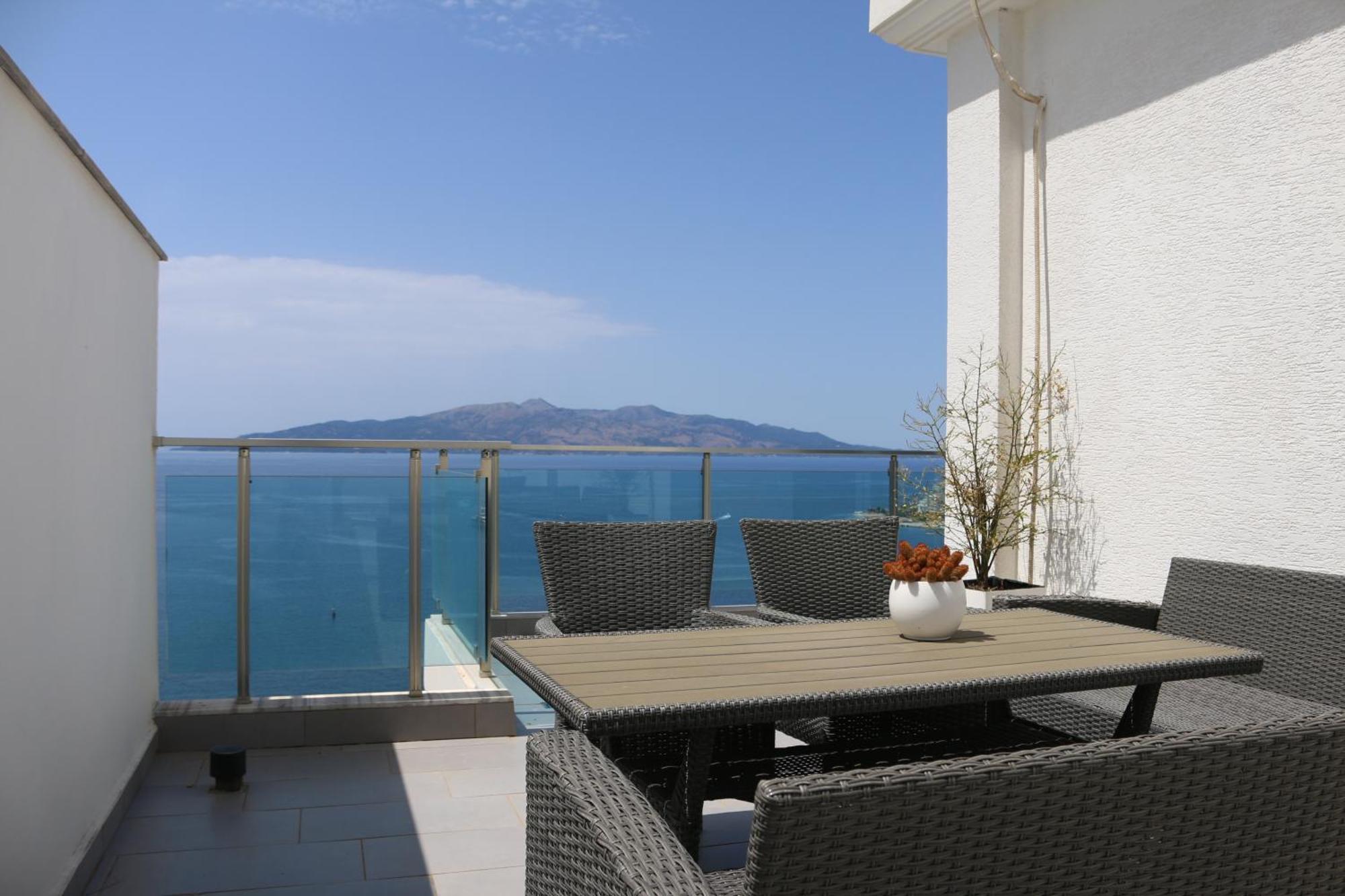 Rocknest Sea View Penthouse Apartment Sarandë Exterior foto