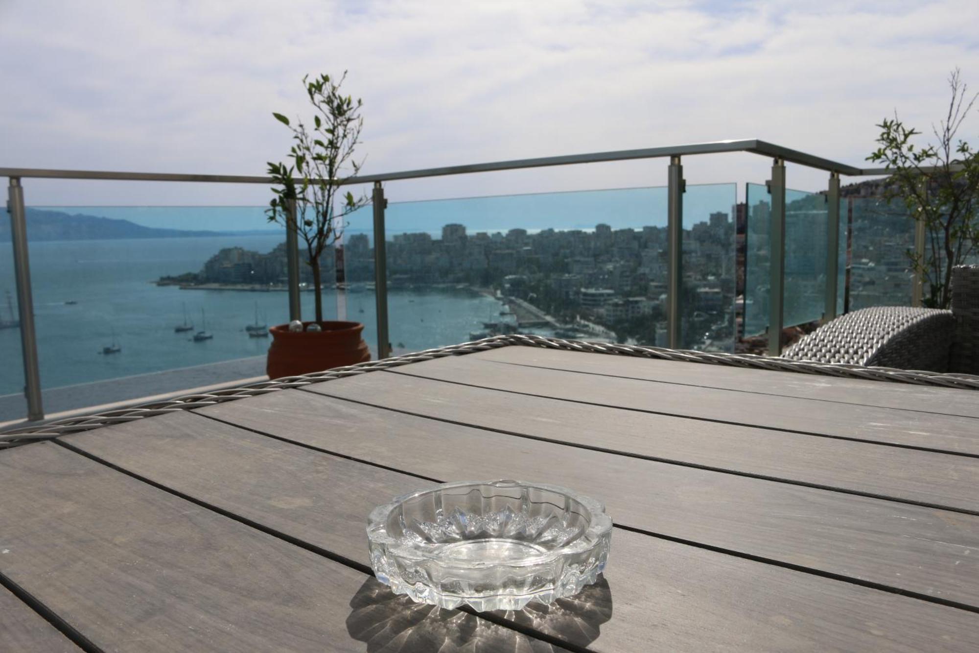 Rocknest Sea View Penthouse Apartment Sarandë Exterior foto