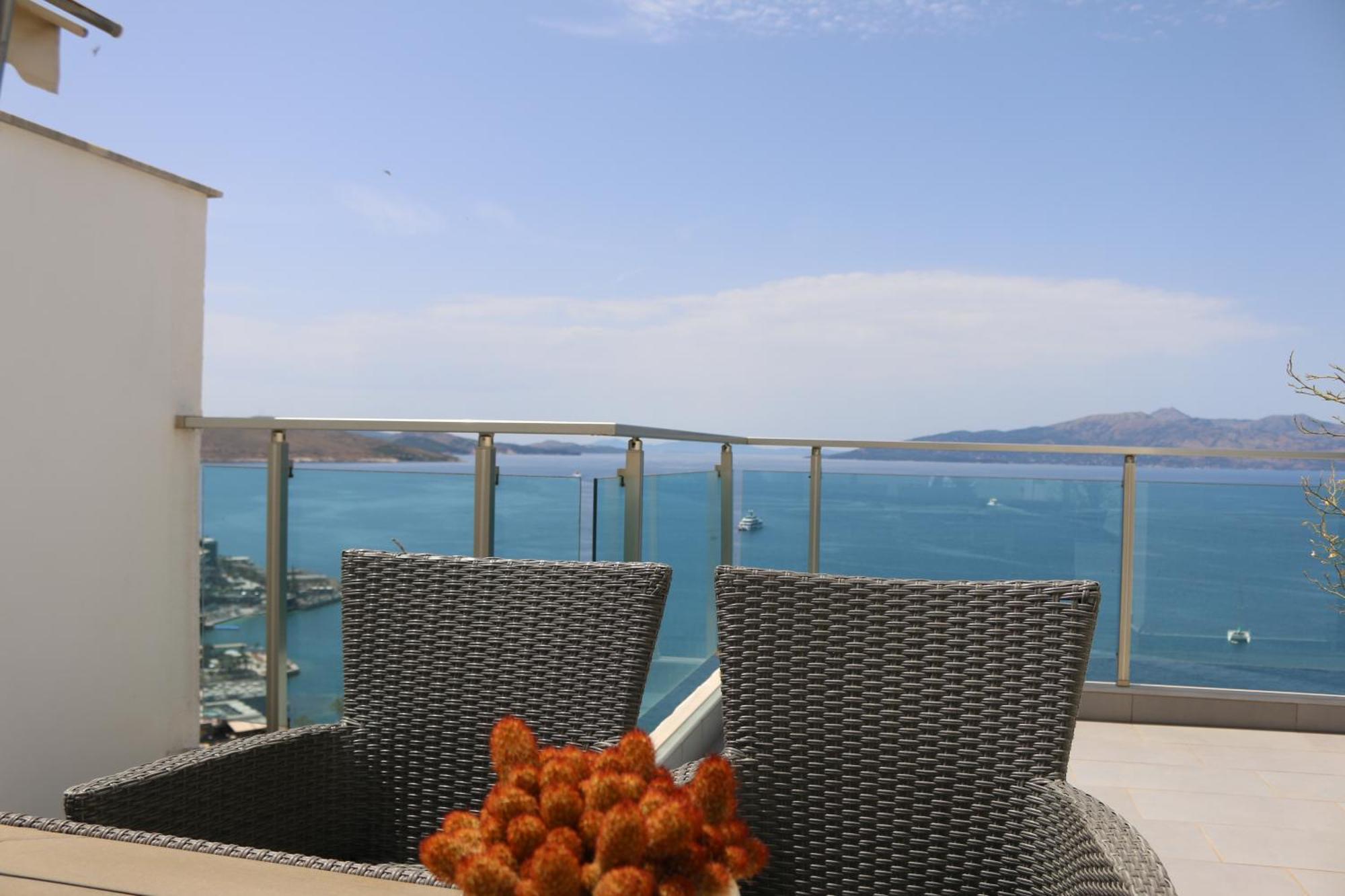 Rocknest Sea View Penthouse Apartment Sarandë Exterior foto